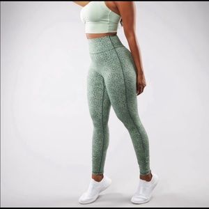 Buff bunny Eden print aloe legging size small